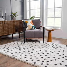 Cargar imagen en el visor de la galería, Chaia Dotted Black &amp; White Plush Rug

