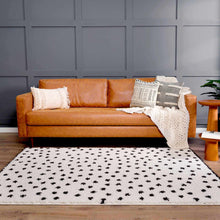 Cargar imagen en el visor de la galería, Chaia Dotted Black &amp; White Plush Rug
