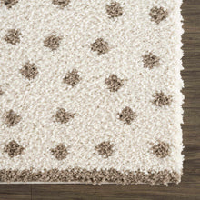 Cargar imagen en el visor de la galería, Chaia Dotted Cream &amp; Brown Plush Rug
