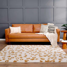 Carregar imagem no visualizador da galeria, Altin Area Rug - Clearance
