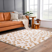 Carregar imagem no visualizador da galeria, Altin Area Rug - Clearance
