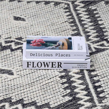 Carregar imagem no visualizador da galeria, Brownhills Cream&amp;Black Trellis Cotton Area Rug
