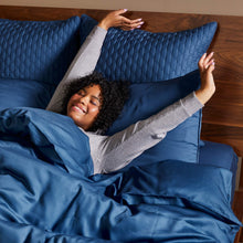 Carregar imagem no visualizador da galeria, Bamboo Duvet Cover with Shams 3 Piece Set - Indigo
