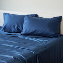 Load image into Gallery viewer, Bamboo Bed Sheet Set - Indigo

