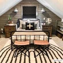 Carregar imagem no visualizador da galeria, Bauer Plush Black Rainbow Rug - Clearance
