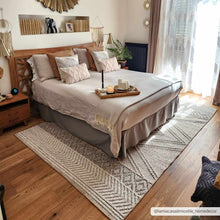 Cargar imagen en el visor de la galería, Beige Areli Area Rug
