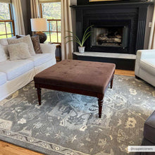 Carregar imagem no visualizador da galeria, Broomfield 1196 Hand Tufted Taupe Wool Rug
