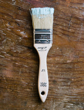 Load image into Gallery viewer, 1.5″ Flat Paint Chip Brush
