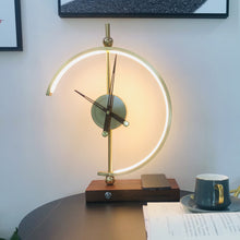 Carregar imagem no visualizador da galeria, Minuit Clock Lamp
