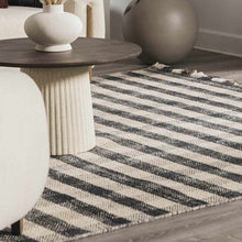 Cargar imagen en el visor de la galería, Chilliwack Gray Plaid Wool Rug
