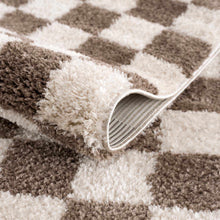 Carregar imagem no visualizador da galeria, Canika Brown Washable Checkered Area Rug
