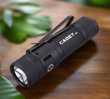 Carregar imagem no visualizador da galeria, Cadet Gen4 1,200 Lumen Tactical EDC Flashlight
