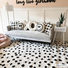Carregar imagem no visualizador da galeria, Cansu Black &amp; White Dotted Area Rug
