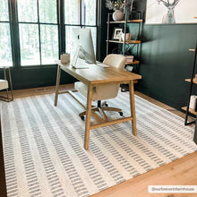 Cargar imagen en el visor de la galería, Circe Wool Area Rug
