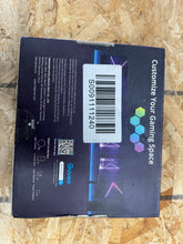 Carregar imagem no visualizador da galeria, Govee Glide Hexagon Smart Color Changing Plug-In Wi-Fi Enabled Integrated LED Light Panels (5-Piece)
