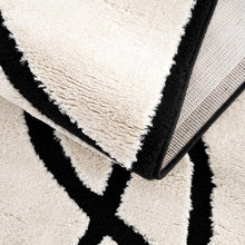 Carregar imagem no visualizador da galeria, Azana Black &amp; White Area Rug
