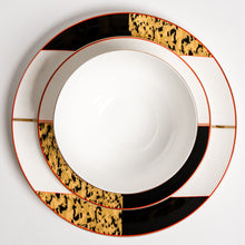 Cargar imagen en el visor de la galería, Ozarke&#39;s Tigress Golden Black Plates Set
