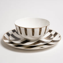Load image into Gallery viewer, Davi Black Crossroad Plates
