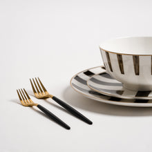 Load image into Gallery viewer, Davi Black Crossroad Plates
