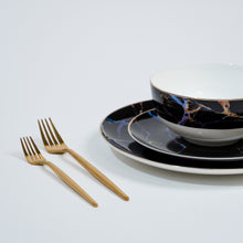 Cargar imagen en el visor de la galería, Ozarke&#39;s Pathway Black Marble Plates Set
