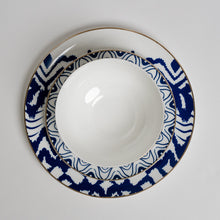 Cargar imagen en el visor de la galería, Ozarke&#39;s Parker Blue Designed Plates Set
