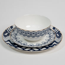 Cargar imagen en el visor de la galería, Ozarke&#39;s Parker Blue Designed Plates Set
