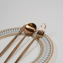 Cargar imagen en el visor de la galería, Royal Cutlery Set
