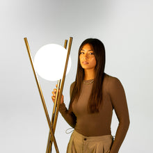 Carregar imagem no visualizador da galeria, Solstice Floor Lamp
