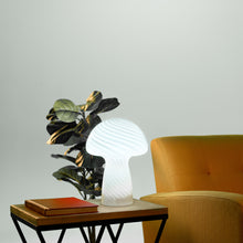 Carregar imagem no visualizador da galeria, Magic Mushroom Table Lamp
