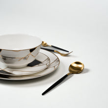 Carregar imagem no visualizador da galeria, Ozarke&#39;s Transform Gold Marble Plate Set
