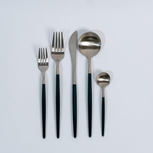 Carregar imagem no visualizador da galeria, Royal Cutlery Set
