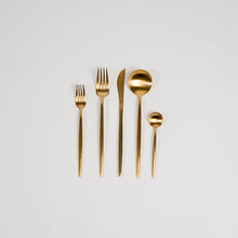 Cargar imagen en el visor de la galería, Royal Cutlery Set
