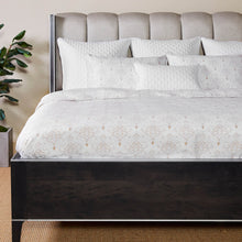 Carregar imagem no visualizador da galeria, Bamboo Duvet Cover with Shams 3 Piece Set - Damask
