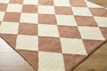 Carregar imagem no visualizador da galeria, Almeda Diamond Washable Wool Rug
