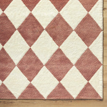Carregar imagem no visualizador da galeria, Almeda Diamond Washable Wool Rug
