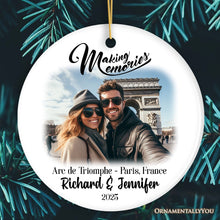 Carregar imagem no visualizador da galeria, Making Memories Personalized Vacation Themed Ornament, Photo Upload Travel Souvenir
