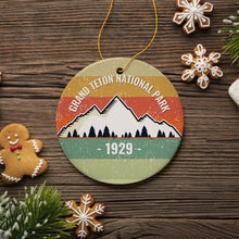 Carregar imagem no visualizador da galeria, Vintage Grand Teton National Park Ornament
