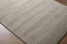 Carregar imagem no visualizador da galeria, Brockton Solid Gray Wool Rug
