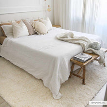 Cargar imagen en el visor de la galería, Faina Solid Cream Shag Rug Washable
