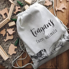 Cargar imagen en el visor de la galería, Farm Animals - Mesh Stencil 8.5 x 11
