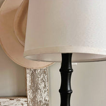 Load image into Gallery viewer, Modern Scalloped Base Floor Lamp

