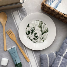 Cargar imagen en el visor de la galería, Flowers and Insects - Mesh Stencil - 12x12
