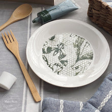 Cargar imagen en el visor de la galería, Flowers and Insects - Mesh Stencil - 12x12
