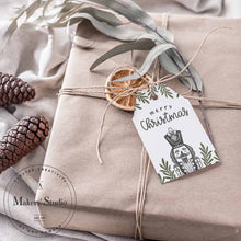 Cargar imagen en el visor de la galería, Christmas Folk Art - Mesh Stencil 8.5x11
