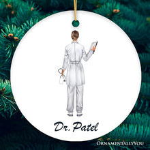 Carregar imagem no visualizador da galeria, Personalized Doctor Ornament
