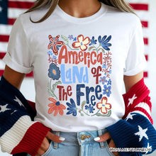 Carregar imagem no visualizador da galeria, America Land of the Free T-Shirt, Retro Floral Independence Day Tee
