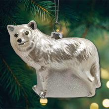 Carregar imagem no visualizador da galeria, Arctic Winter Wolf Christmas Ornament
