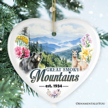 Carregar imagem no visualizador da galeria, Artistic Great Smoky Mountains Ornament, Ceramic Tennessee Travel Souvenir and Gift
