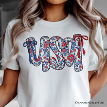 Carregar imagem no visualizador da galeria, Floral USA Patriotic T-Shirt, 4th of July White, Natural and Black Tee for Stylish Women
