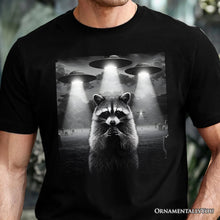 Carregar imagem no visualizador da galeria, Funny Raccoon UFO T-Shirt, Unisex Black Tee for Space Lover
